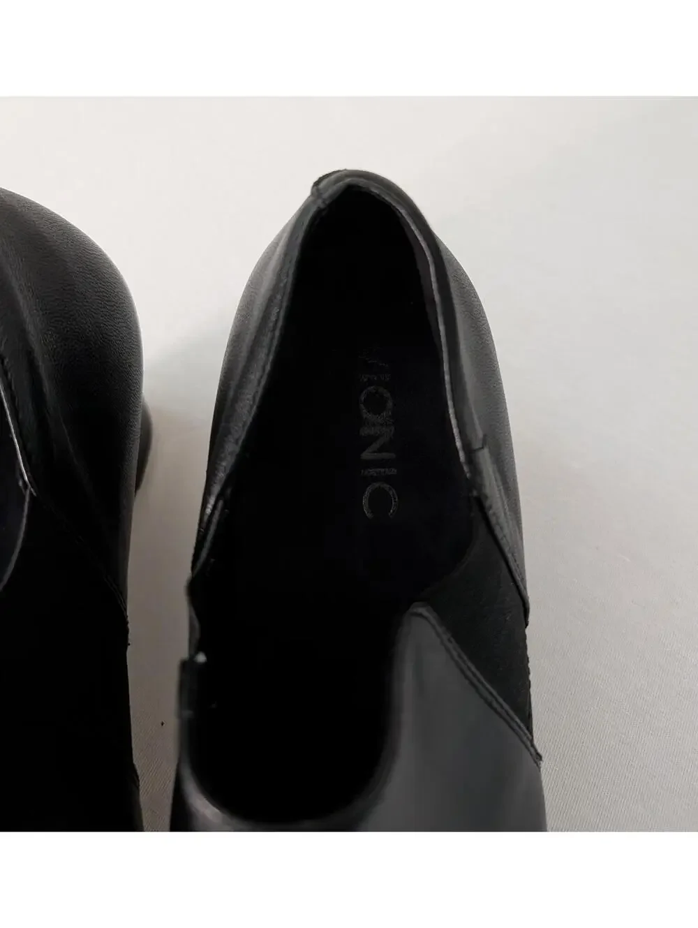 Vionic Black Leather Wedge Ankle Booties Size 9.5